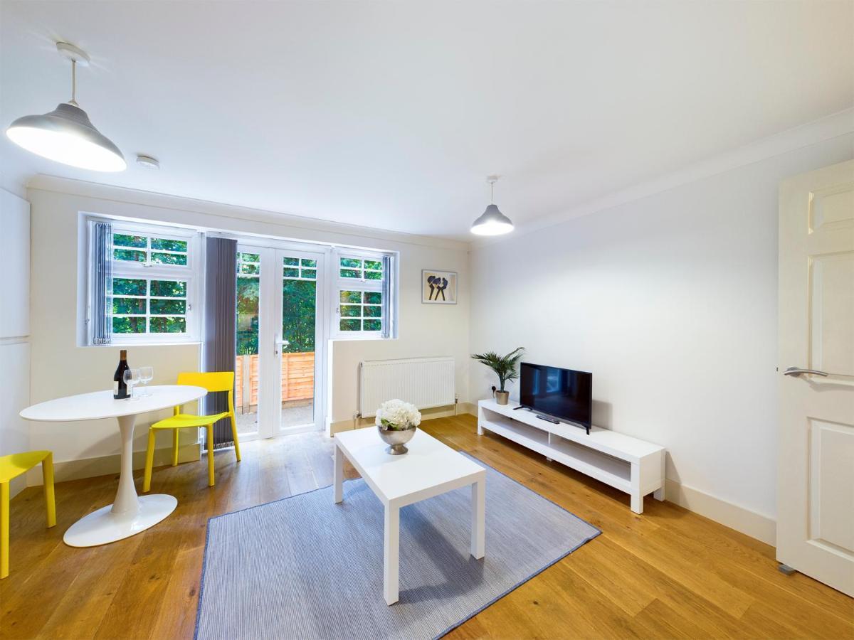Redhill Town Centre Apartment By Livingo Exterior foto